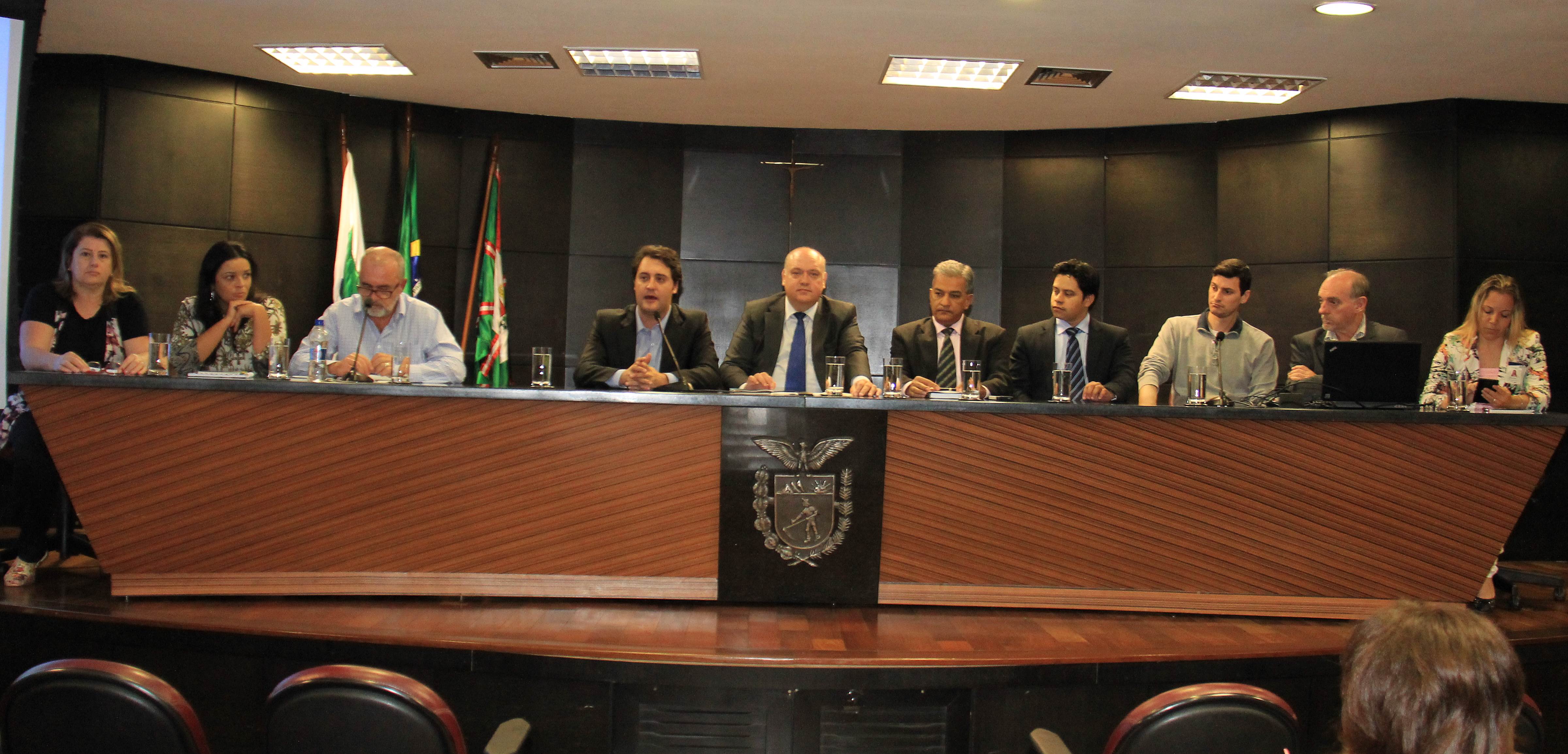 Ratinho Junior abre Seminário e convoca a todos na luta pela ‘cidade que queremos’