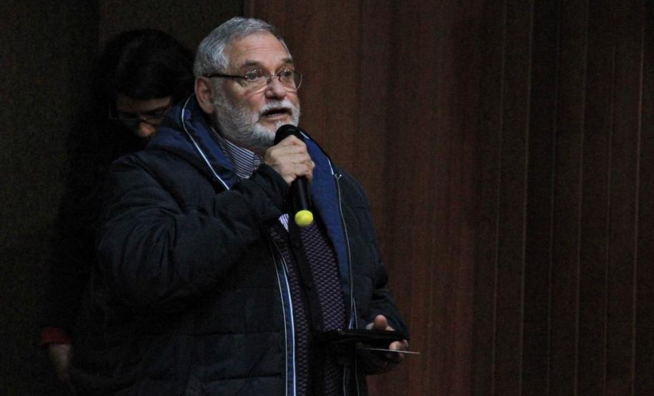 Mesa-redonda no Fórum “Regiões Metropolitanas do Paraná”, no Auditório do Simepar, no Centro Politécnico